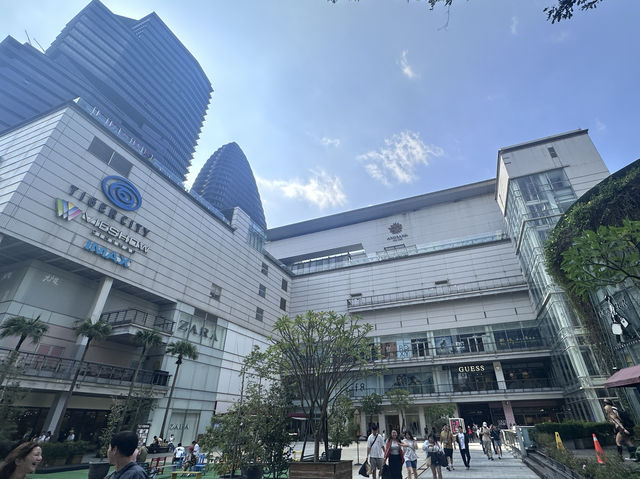 🛍️ 老虎城購物中心 | 台中西屯區のモダンな中型ショッピングスポット