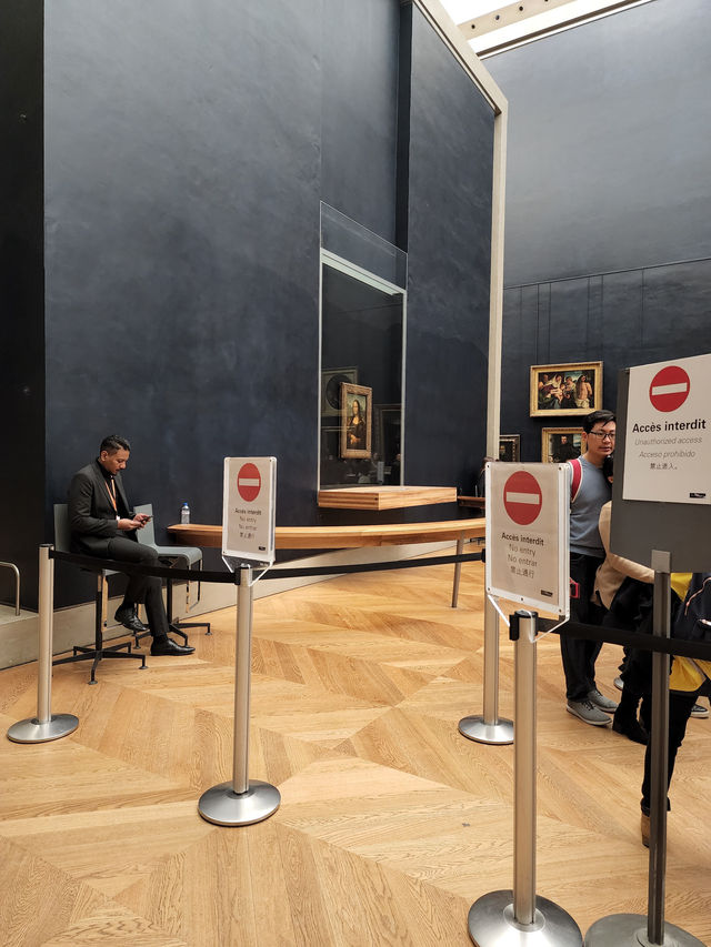 Louvre Museum 