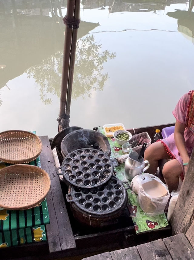 เที่ยวตลาดน้ำสี่ภาค พัทยา