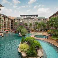 พักผ่อนใจกลางป่าตองกับ Novotel Phuket Vintage Park