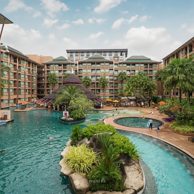 พักผ่อนใจกลางป่าตองกับ Novotel Phuket Vintage Park