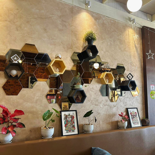 Amber House - Coffee and Food