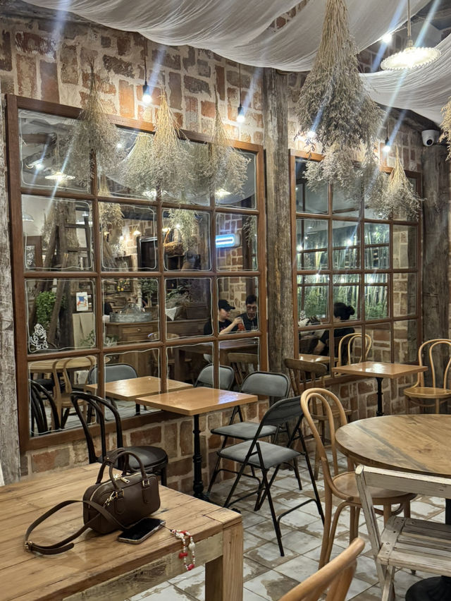 수성못 신상카페!! ✨ 브리튼헨지