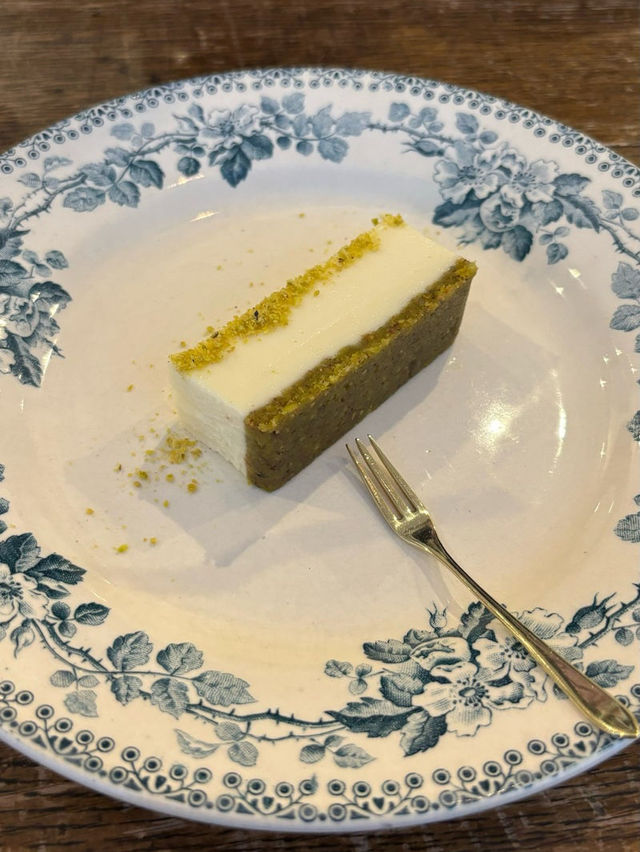 【福岡カフェ】癒しの空間でおいしいスイーツとドリンクを