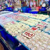 ตลาดประมงพื้นบ้านอ่างศิลา