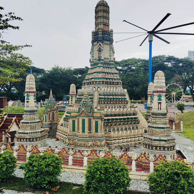 Miniature Marvels: Exploring Asia’s Icons at Miniland, Legoland!