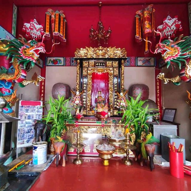 ศาลเจ้าเก่าแก่คู่เมืองโพธารามกว่า 100 ปี