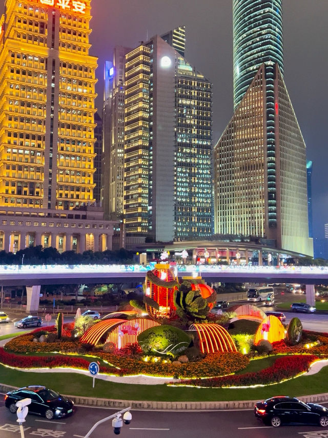 Lujiazui แจกพิกัดเที่ยว ถ่ายรูปยามค่ำคืน