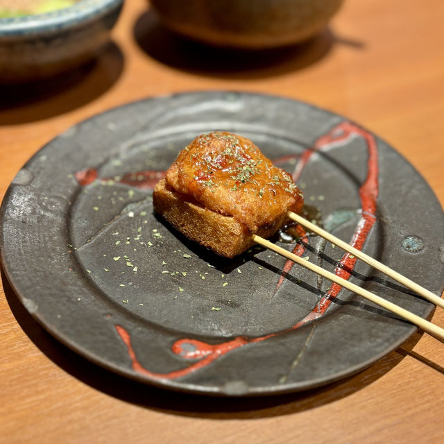 【大阪・箕面市】昼飲みが楽しめる「炭火焼鳥 真骨鳥 みのおキューズモール店」