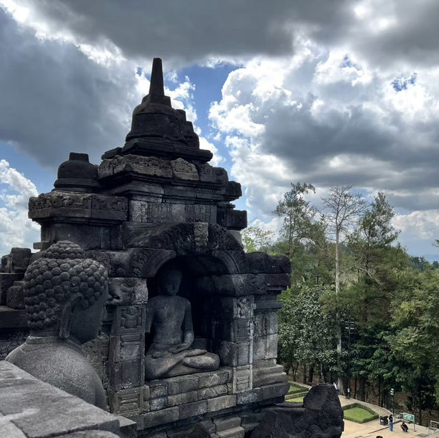Awe-Inspiring Wonder! My Unforgettable Visit to Borobudur Temple