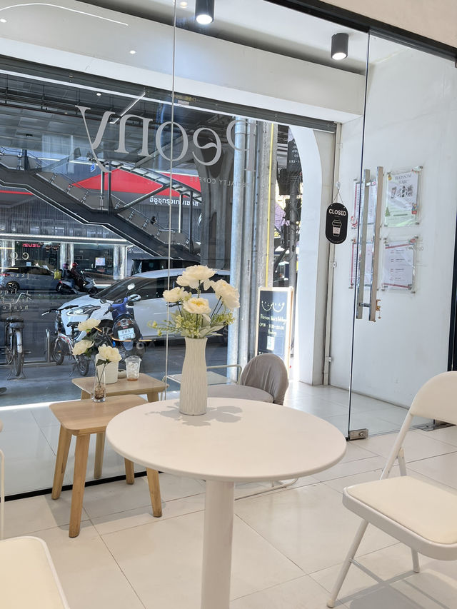 PEONY cafe Ratchayothin🖇️🤍