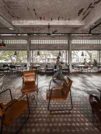 De-Po Cafe. 