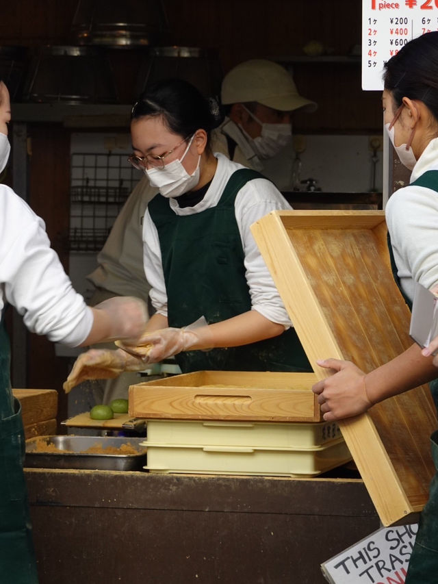 【奈良】話題の高速餅つき！「中谷堂」で絶品よもぎ餅✨