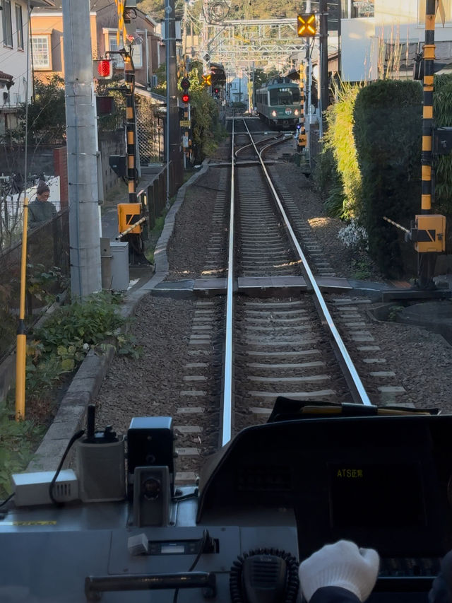 Enoden Train Ride & Train Watching at Kamakura Mae Station