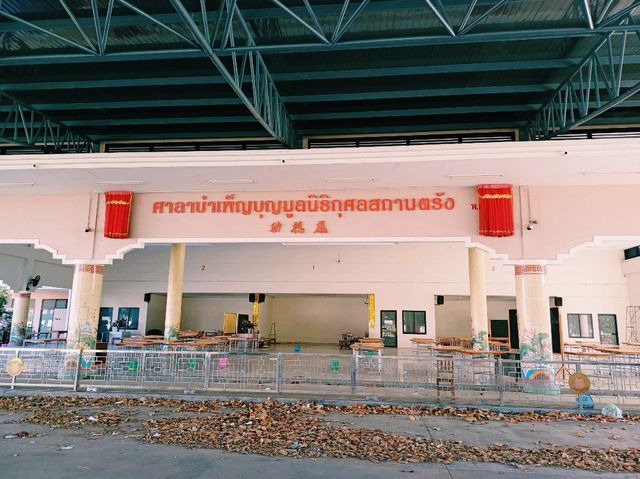 泰国董里华人文化古迹寺庙景点:董里萬德善堂，适合祈福打卡拍照📸