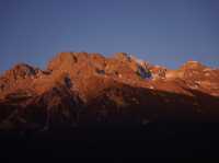 A Magical Sunrise at Yulong Snow Mountain – An Unforgettable Experience 🌄✨