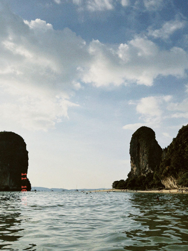 หาดไร่เลย์ – สวรรค์ลับกลางทะเล ที่ต้องมาสักครั้ง!