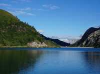 【イタリア・ドロミテ周辺】マルモラーダ山の麓にある美しい山岳湖
