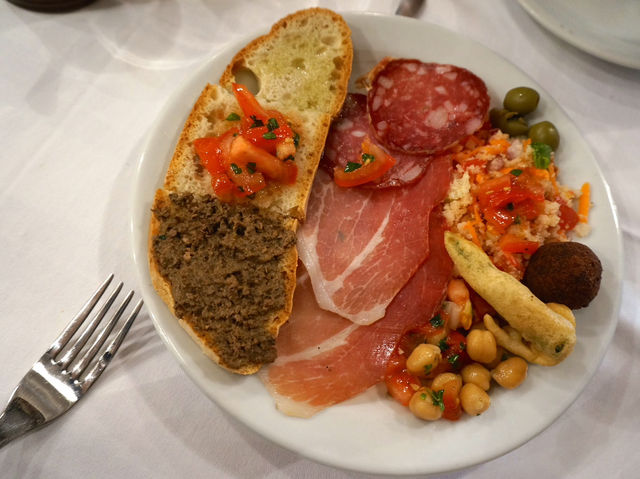 【イタリア・アレッツォ】イタリア最大級のアンティーク市とランチ
