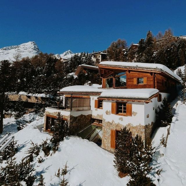 Zermatt: Skiing with a View of the Matterhorn! 🏔️❄️⛷️