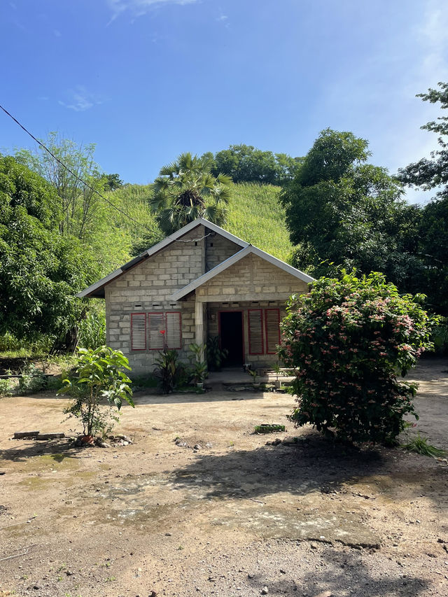 The Charming Houses Outside Riung 🏡🌿 