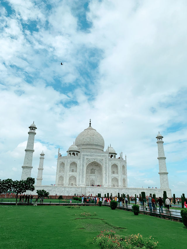 A Mughal Garden Escape at the Taj Mahal 🌿✨
