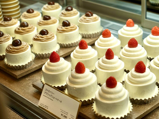 Delicious Deli & Cakes at Pariya in Nihombashi Takashimaya