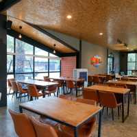ที่เช็คอินเมืองกาญฯ 🐶 Aura Cafe and The Gang 