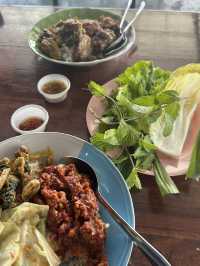 ร้านก้อยขนมจีน