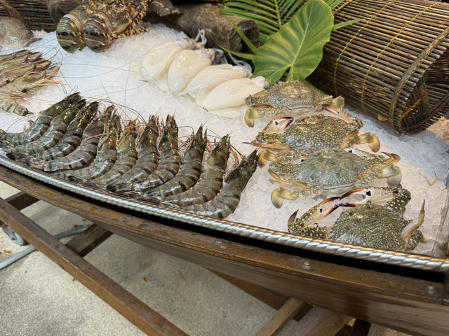 ร้านนั่งชิลล์ริมทะเล บนเกาะมะพร้าว 