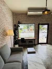 ANEW Bar & Coffee – คาเฟ่ฟีลดี มินิมอล