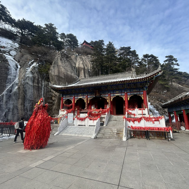🏔️ Conquering Mount Huashan: A Day of Thrills, Chills & Unforgettable Views! 😱🚡