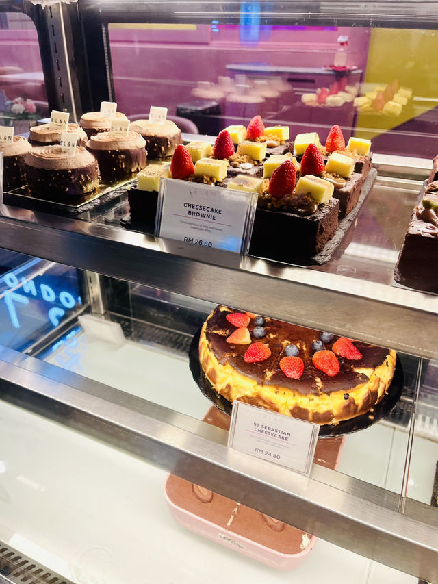 EL&N London Cafe at Pavilion Elite: A Sustainable Floral Haven in the Heart of Kuala Lumpur