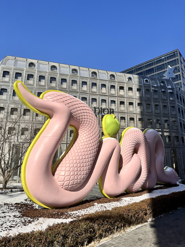 韓国🇰🇷聖水】ここだけの巨大モニュメントが楽しめる | Trip.com ソウル