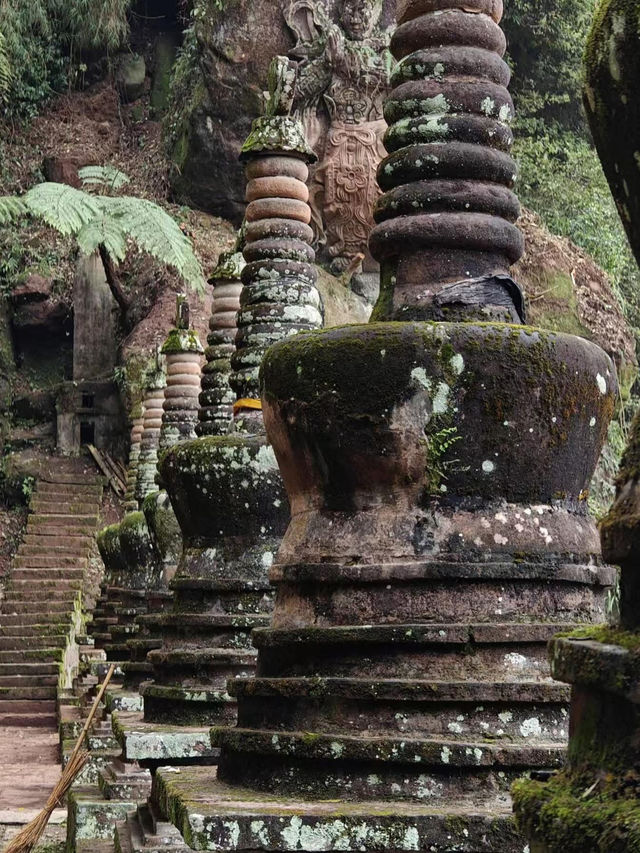 Discover Thousands Pagodas at Caoyutian