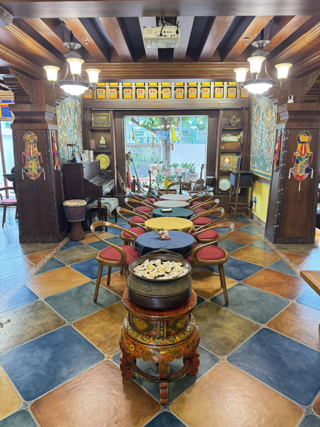 大梅沙藝術村·西藏風依熹拉母。西藏茶館一探