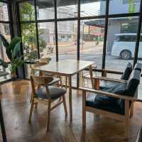ชิลเอ้าท์😎 ที่ Roux cafe ระยอง