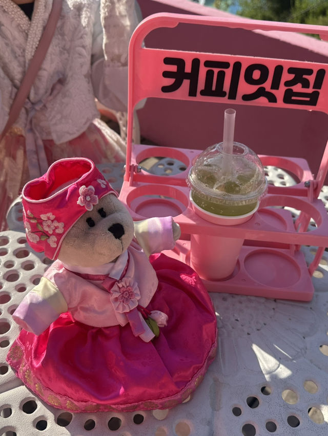 韓国♡釜山🇰🇷 ドリンクホルダーまでピンクな絶景カフェ♡