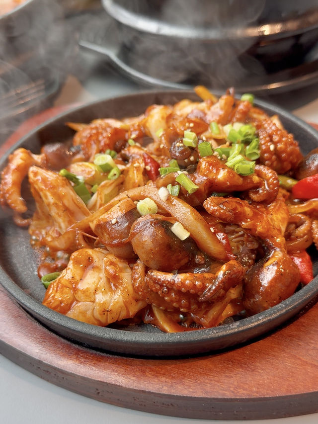 Fountain Views & Korean Soul Food — A Laidback Escape at Pocha! Suntec