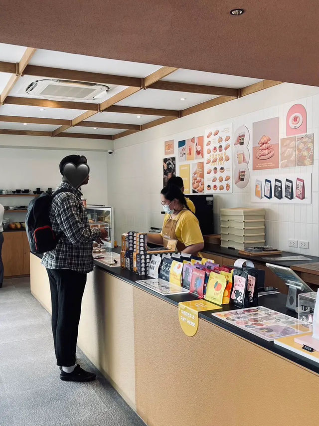 ☕️ คาเฟ่ใจกลางกรุงเก่า สไตล์มินิมอลที่มา จ.อยุธยา 
