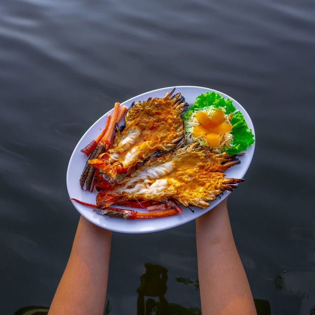 ร้านเรือนชายน้ำ Cafe&Restaurant