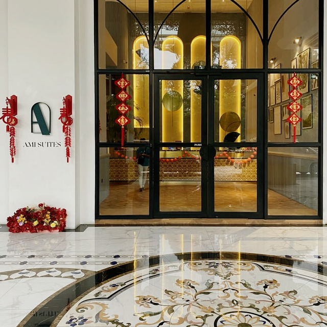 Modern Comfort at AMI Suites Hotel