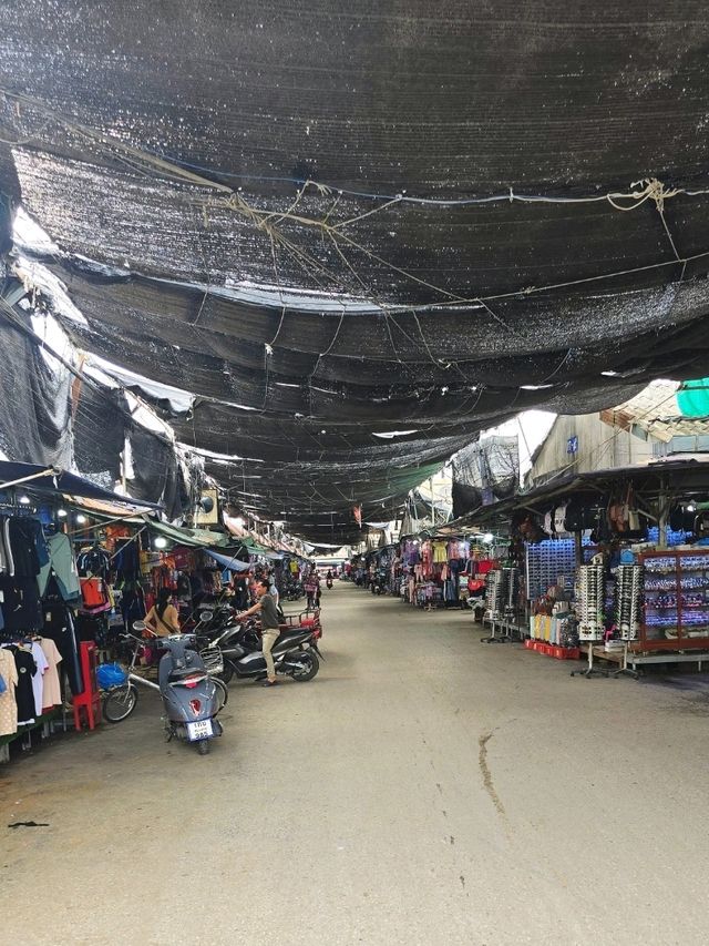 ตลาดโรงเกลือ ตลาดการค้าชายแดนขนาดใหญ่ที่สุดในไทย