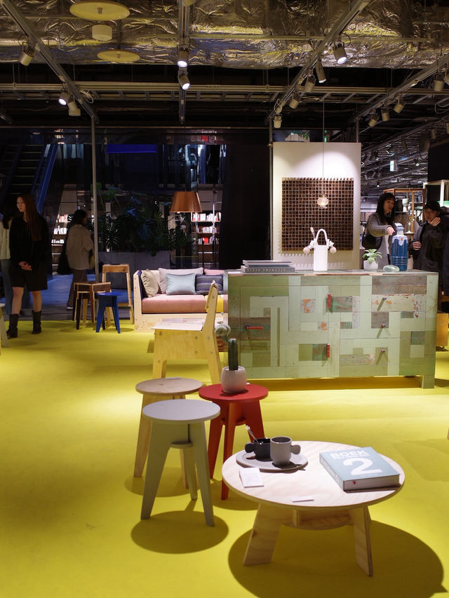 🌿【表参道 HAY TOKYO】北欧インテリアとカフェが融合したギャラリー空間🎨☕