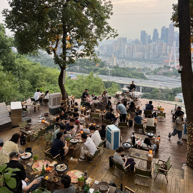 丁老头烤肉 – ร้านปิ้งย่างวิวหลักล้านในฉงชิ่ง
