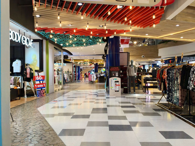 台北｜太驚喜！4層樓西門町這家藥妝店根本親子拍照天堂還能血拚買到剁手