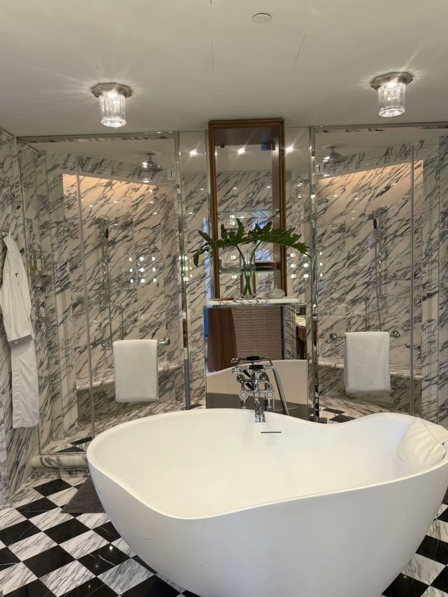 Artful Luxury and Elevated Calm at Rosewood Hong Kong