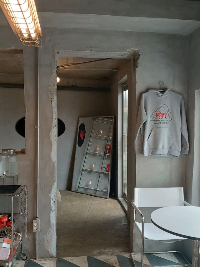 행궁동小巷弄內的KIFF COFFEE