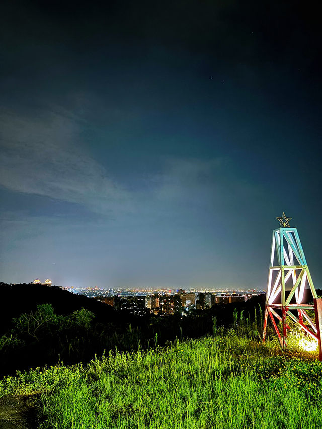 🌌桃園蘆竹秘境夜景｜山川夜海咖啡廳：在鬆餅與星光中緩緩沉醉