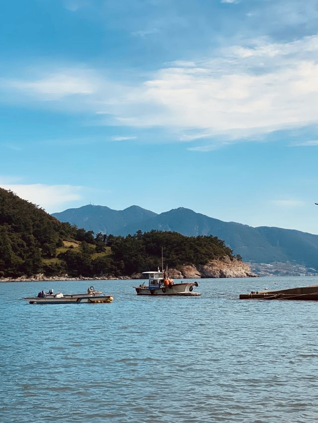 Mosageum Beach, Yeosu: A Tranquil Golden Retreat by the Sea